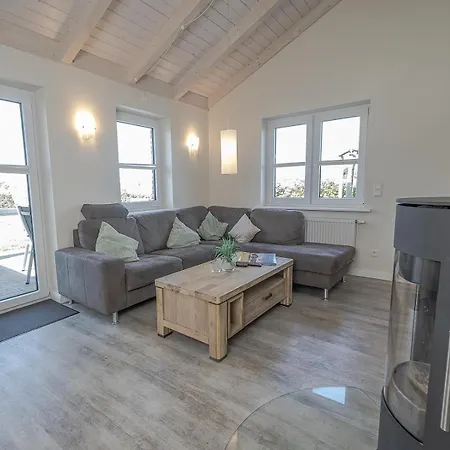 Prázdninový dům Chaplin Mit Kamin Und Eingezaeuntem Garten *