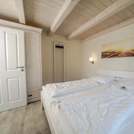 Prázdninový dům Chaplin Mit Kamin Und Eingezaeuntem Garten *